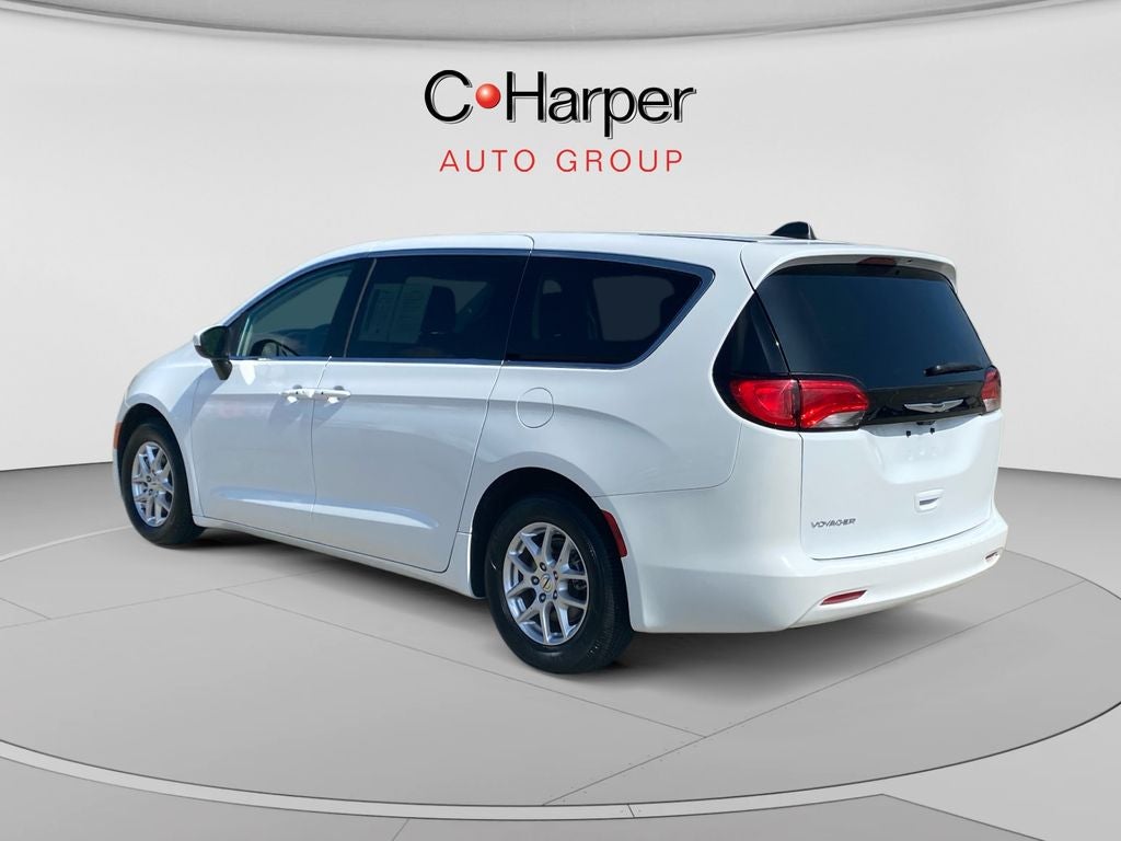 2023 Chrysler Voyager LX