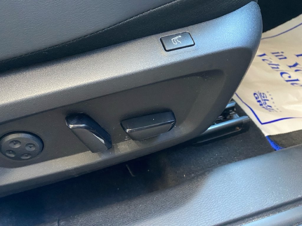 2025 Mitsubishi Outlander PHEV SEL