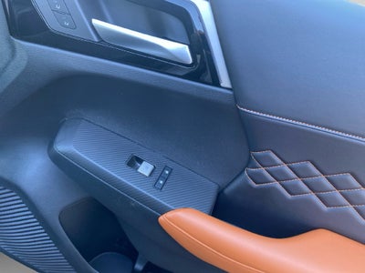 2025 Mitsubishi Outlander PHEV SEL