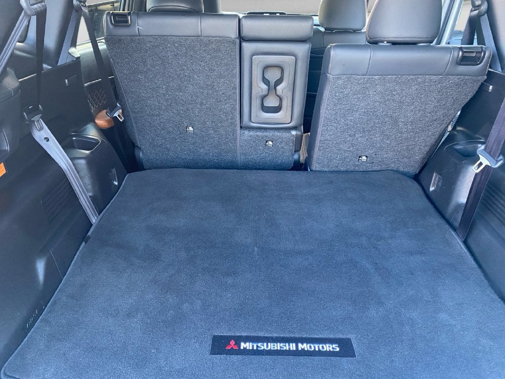 2025 Mitsubishi Outlander PHEV SEL