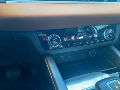 2025 Mitsubishi Outlander PHEV SEL