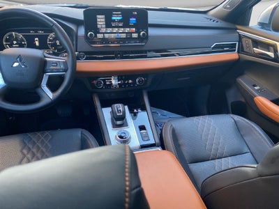 2025 Mitsubishi Outlander PHEV SEL
