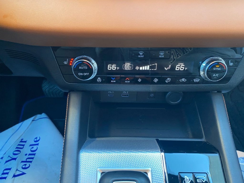 2025 Mitsubishi Outlander PHEV SEL