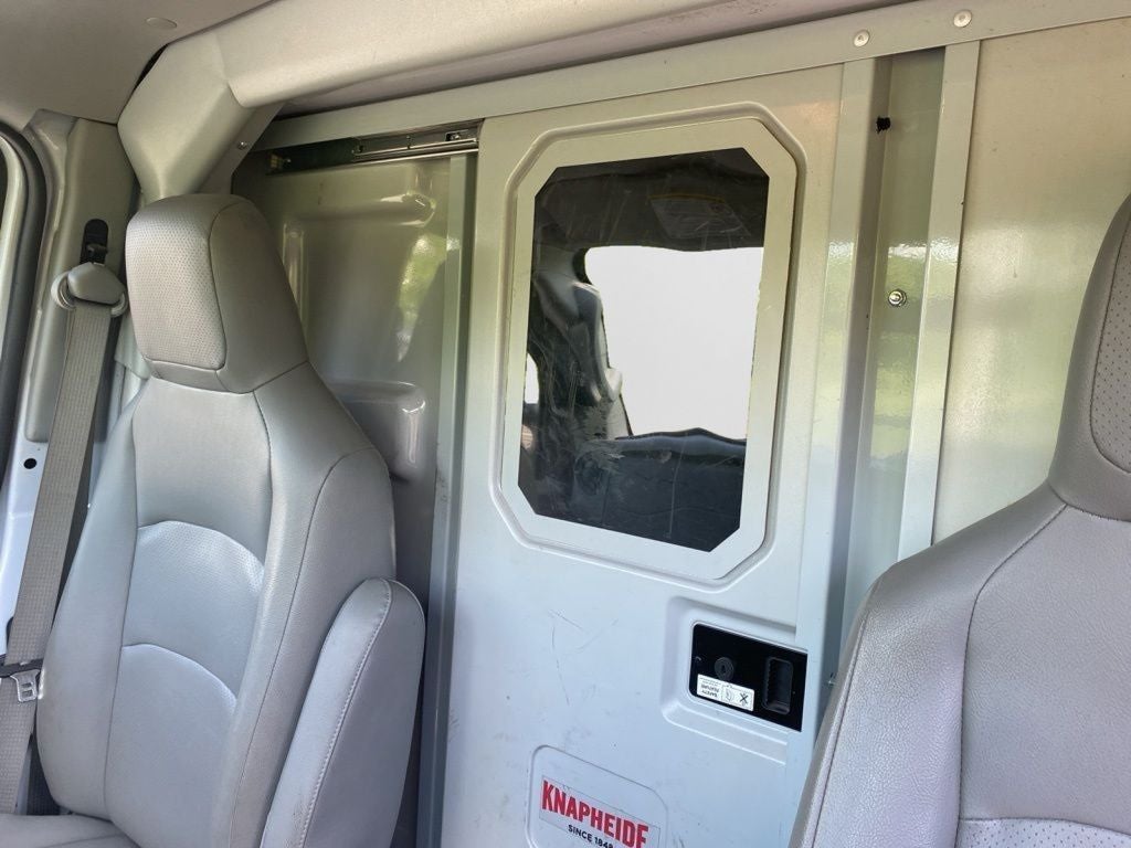2022 Ford E-350SD Base Cutaway
