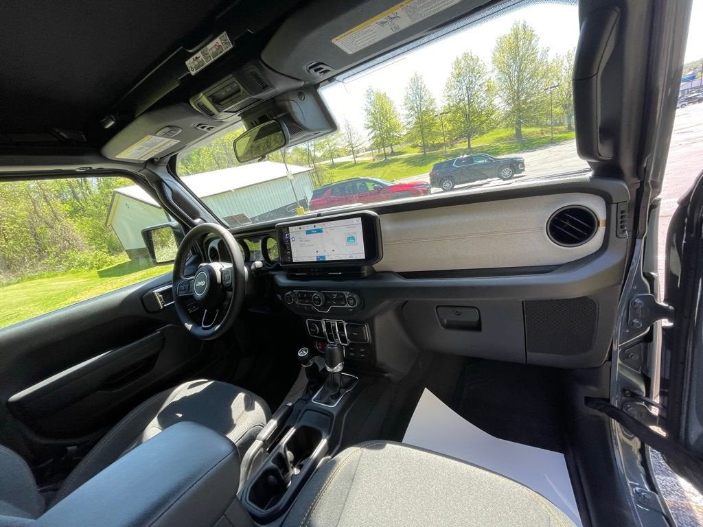 2025 Jeep Wrangler 4-Door Willys 4x4