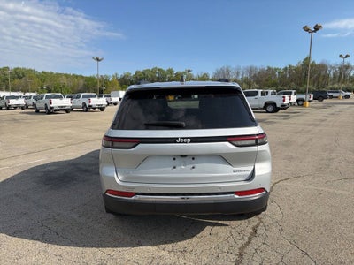 2024 Jeep Grand Cherokee Laredo X 4x4