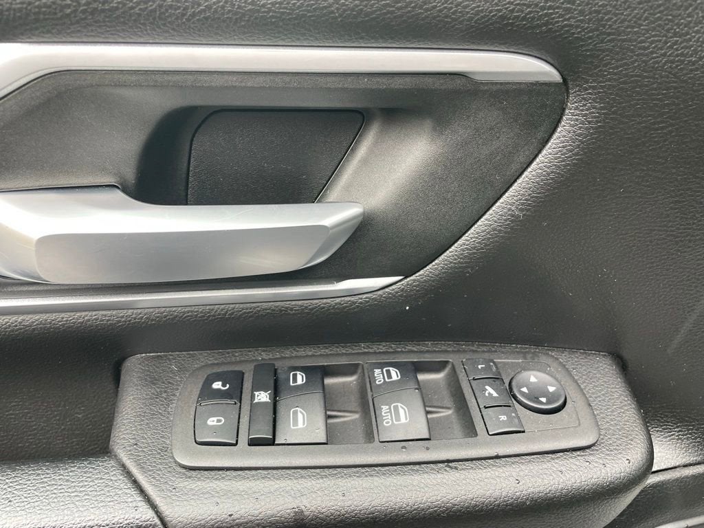 2023 RAM 1500 Big Horn Crew Cab 4x4 5'7" Box