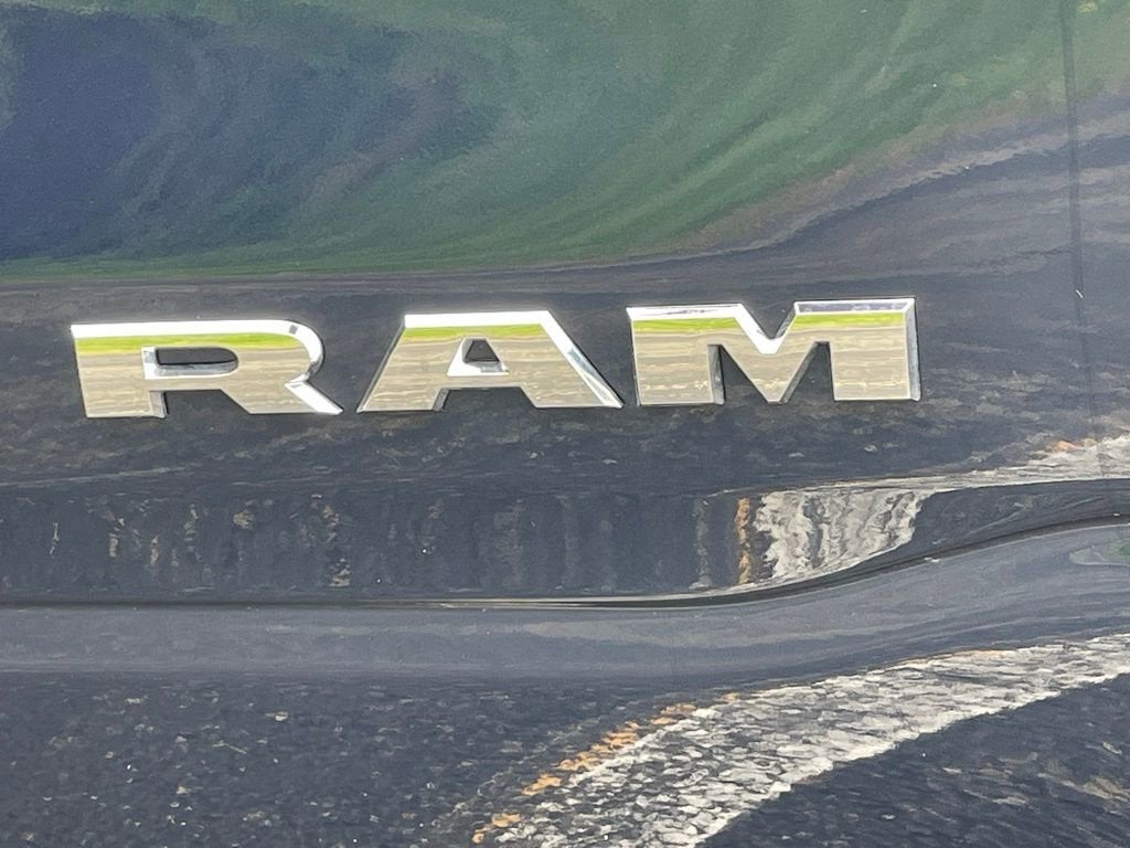 2021 RAM 1500 Big Horn Crew Cab 4x4 5'7" Box