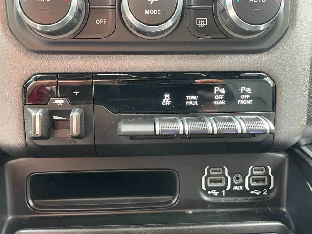 2021 RAM 1500 Big Horn Crew Cab 4x4 5'7" Box