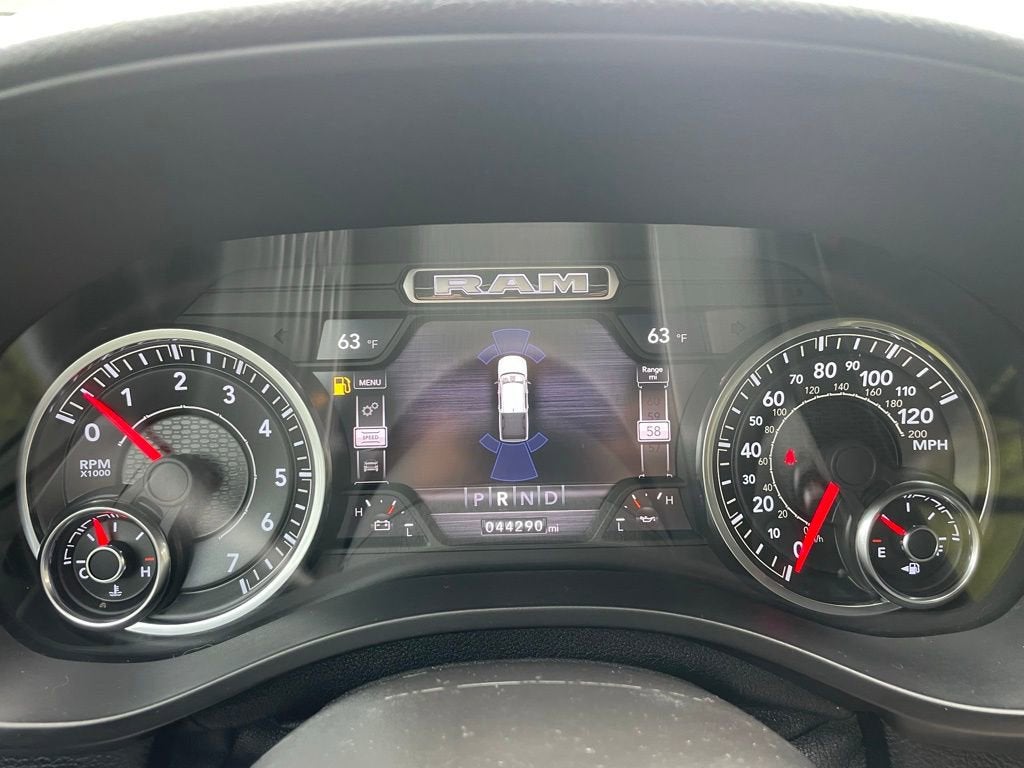 2021 RAM 1500 Big Horn Crew Cab 4x4 5'7" Box