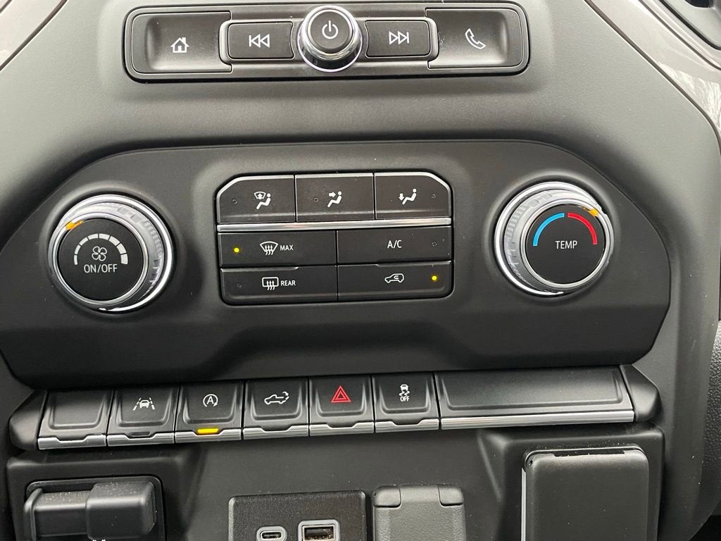 2024 Chevrolet Silverado 1500 Custom