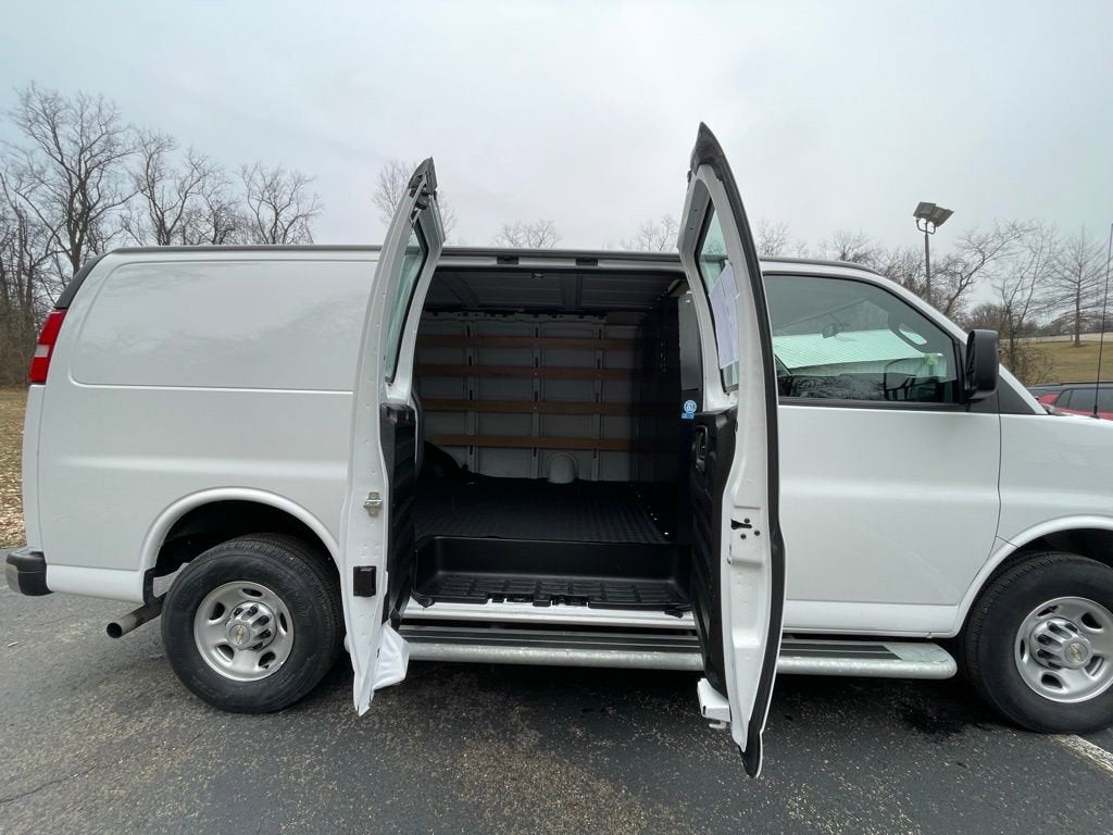 2024 Chevrolet Express Cargo 2500 WT