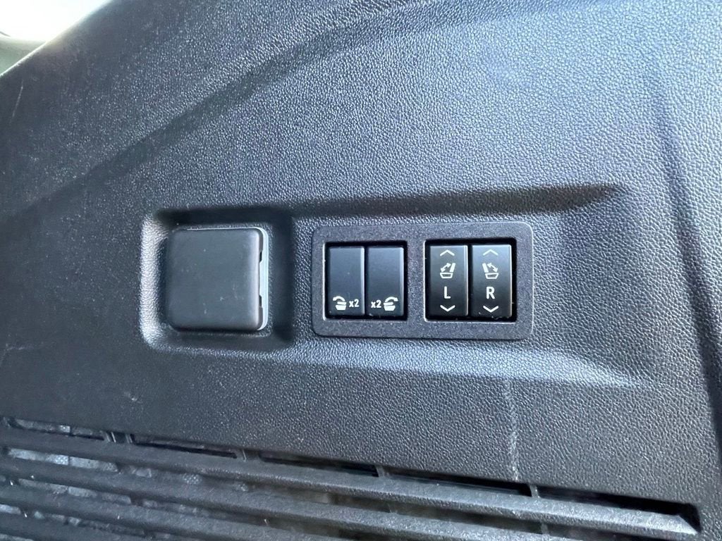 2025 GMC Yukon AT4