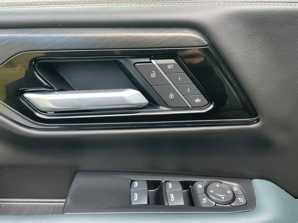 2025 GMC Yukon AT4