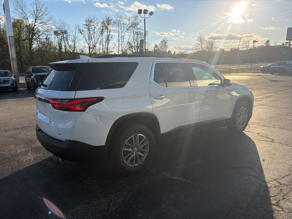 2023 Chevrolet Traverse LT Cloth