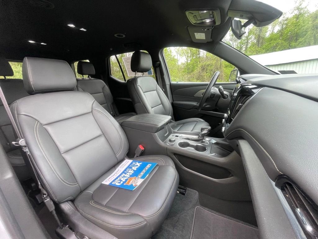 2023 Chevrolet Traverse LT Leather