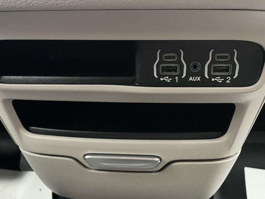 2024 Chrysler Pacifica Touring L AWD
