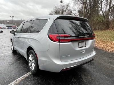 2024 Chrysler Pacifica Touring L AWD