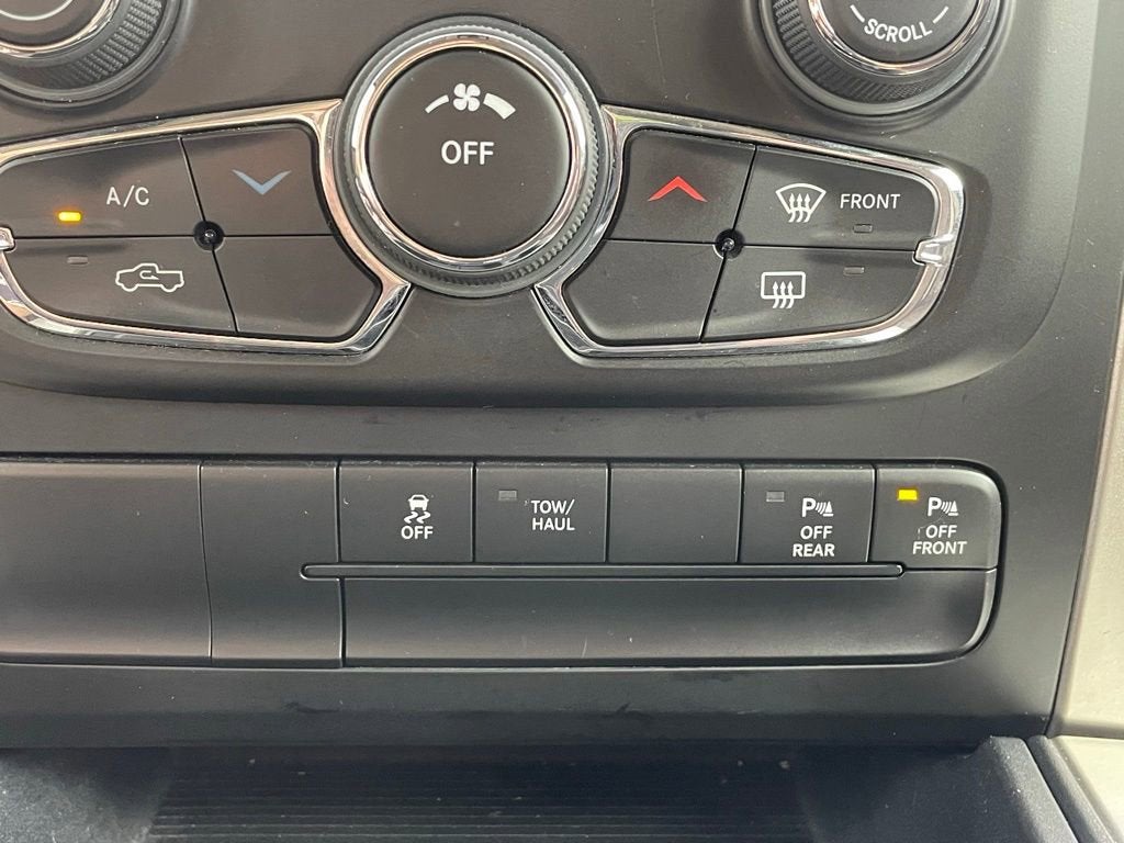 2018 RAM 1500 Big Horn Crew Cab 4x4 5'7" Box