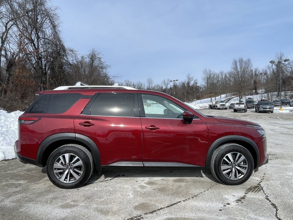 2023 Nissan Pathfinder SL 4WD