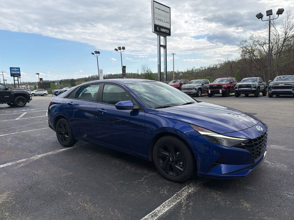 2022 Hyundai Elantra SEL