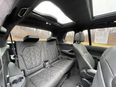 2025 BMW X7 xDrive40i