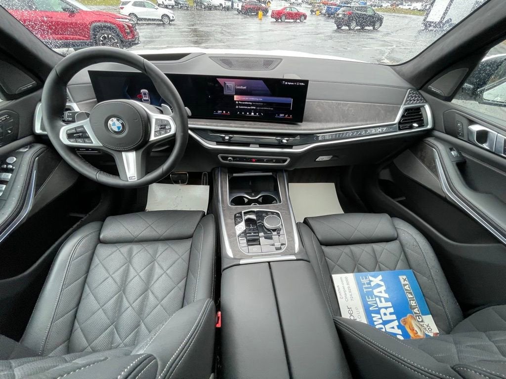 2025 BMW X7 xDrive40i