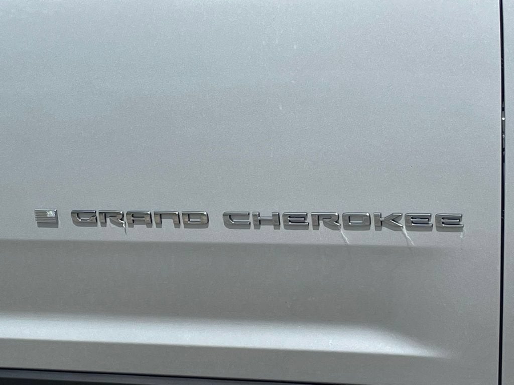 2023 Jeep Grand Cherokee L Laredo 4x4