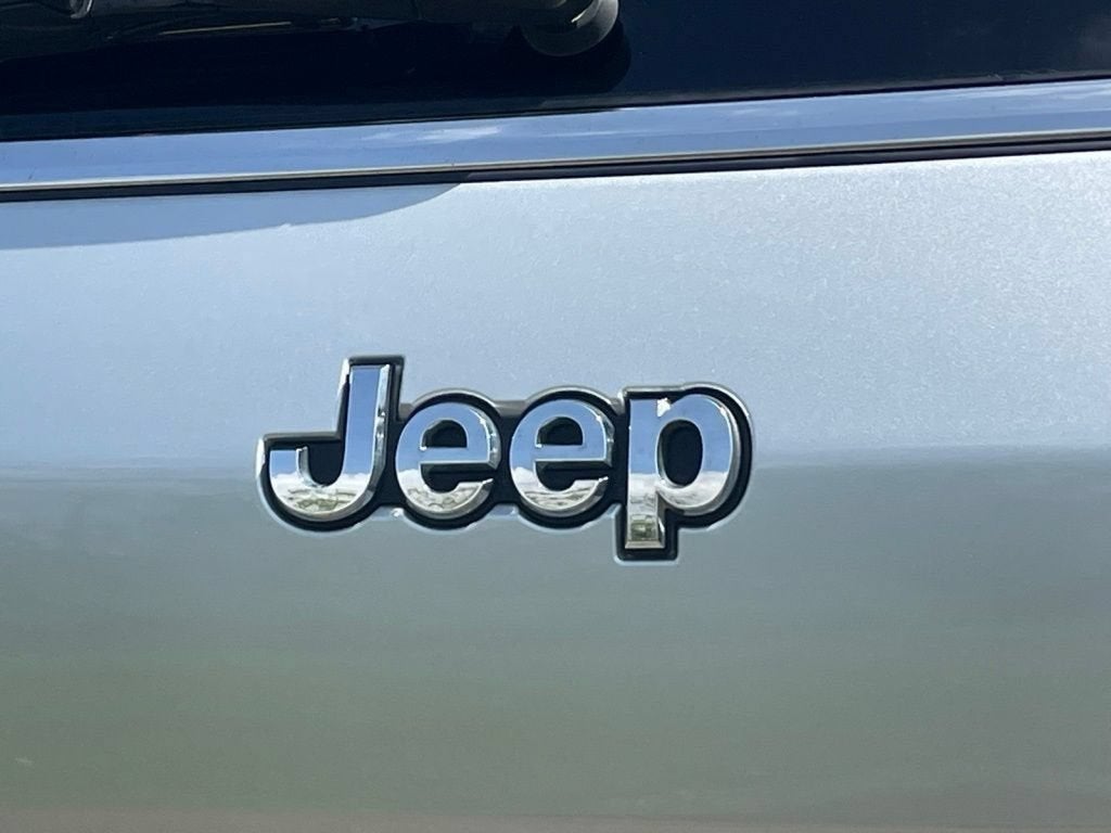2023 Jeep Grand Cherokee L Laredo 4x4