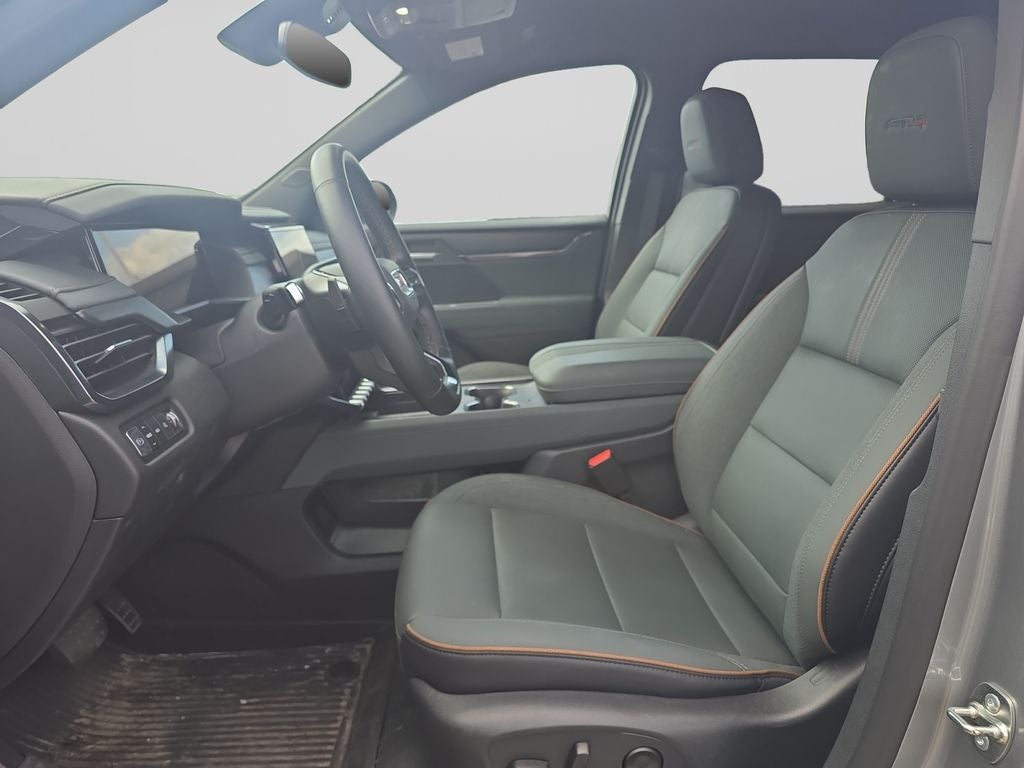 2025 GMC Acadia AT4