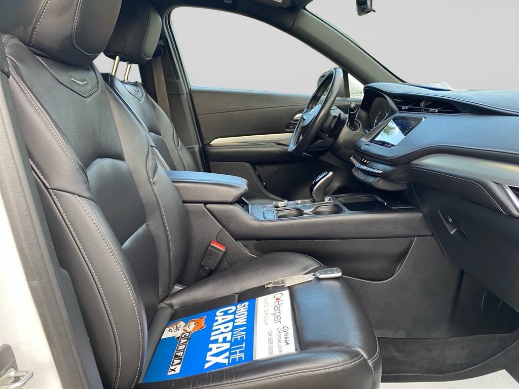 2022 Cadillac XT4 AWD Premium Luxury