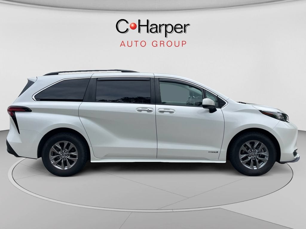 2021 Toyota Sienna XLE
