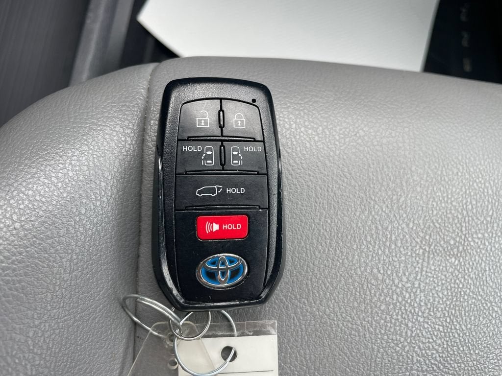 2021 Toyota Sienna XLE